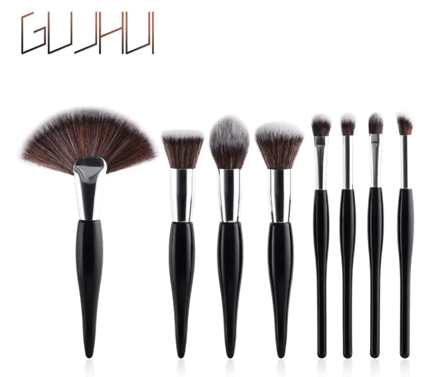 Ensemble de 8 Pinceaux de Maquillage – Manche Noir Élégant & Finitions Argentées Premium